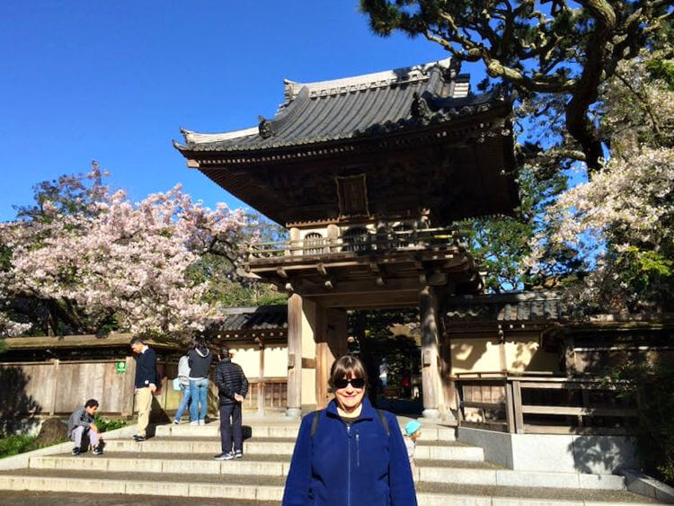At the entrance to the Japanese Tea Garden