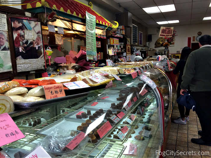 Eastern Bakery SF Chinatown counter