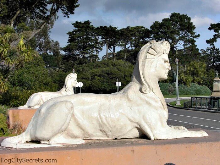 Sphynxes guarding the entrance to the de Young Museum