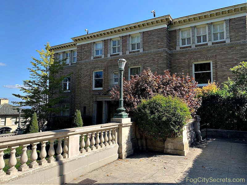 Diane Feinstein's former house on Lyon Street Steps in SF Diane Feinstein's former house on Lyon Street Steps in SF