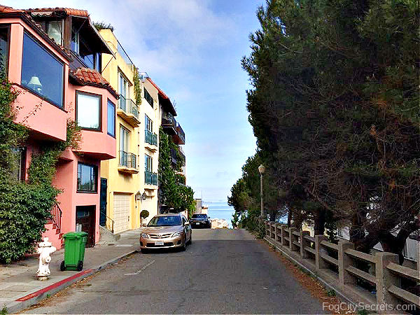 Montgomery Street crossing Filbert Steps