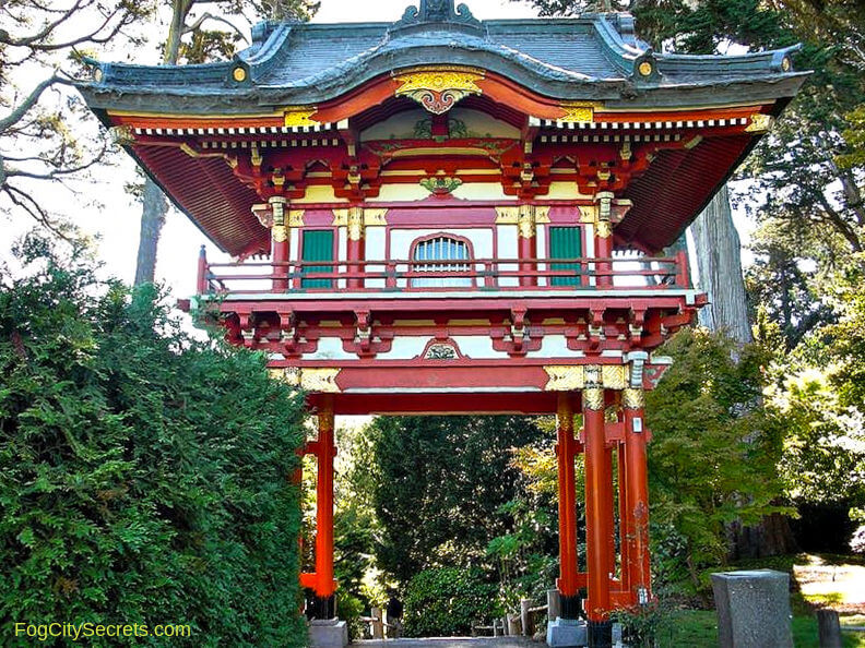 Red-orange temple gate at the Japanese Tea Garden SF