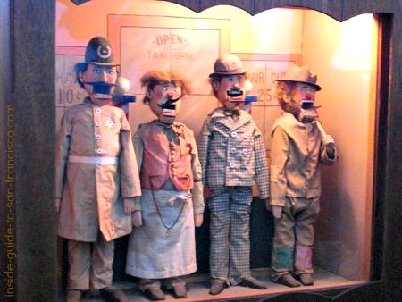 Singing quartet at Musee Mecanique Singing quartet at Musee Mecanique