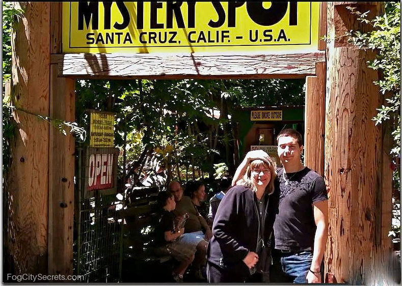 Entry to the Mystery Spot with an alien visitor Entry to the Mystery Spot with an alien visitor