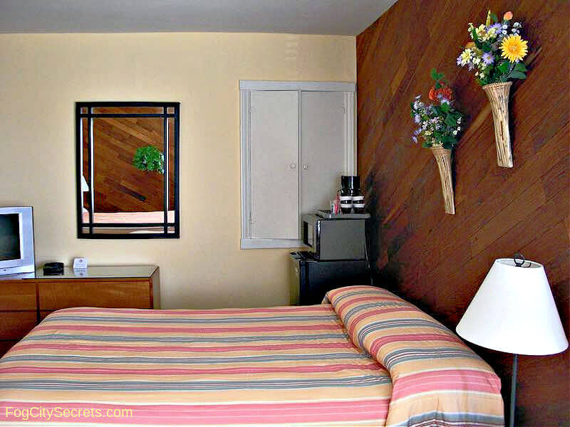 Bedrrom at the Ocean Park Motel in San Francisco