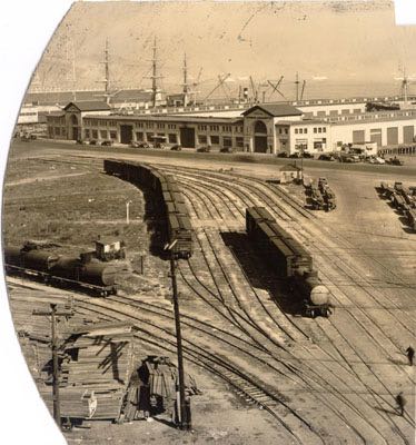 Freight train tracks on the Embarcadero waterfront in1939 Freight train tracks on the Embarcadero waterfront in1939