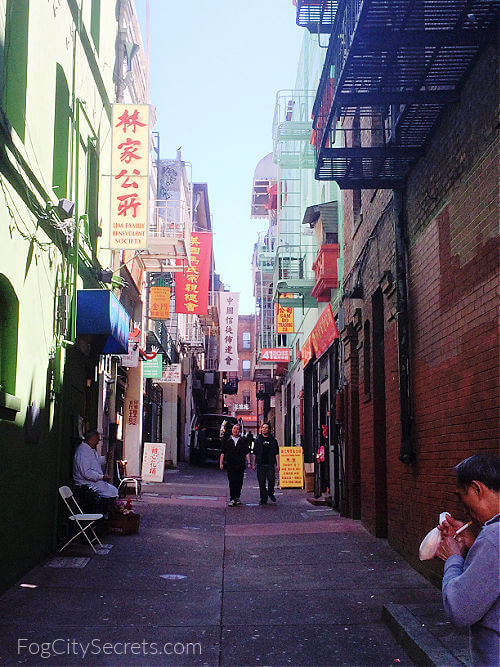 San Francisco Chinatown Ross Alley