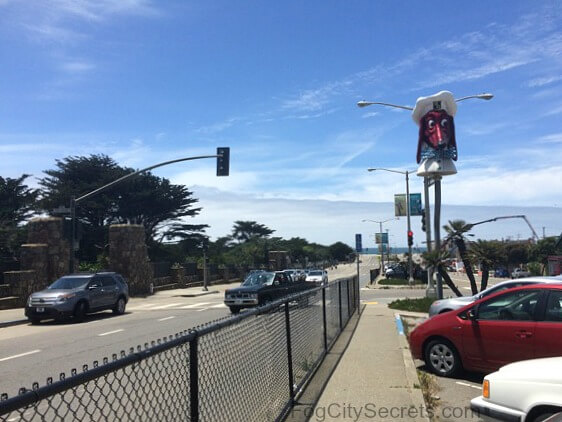 Free parkgin for the SF Zoo near the Doggy Diner head