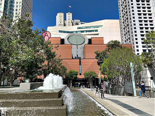 SF MOMA entrance 