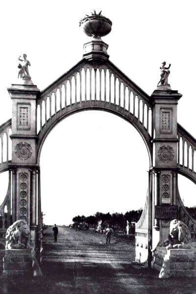 Gate to sutro's estate above the Cliff House Gate to sutro's estate above the Cliff House