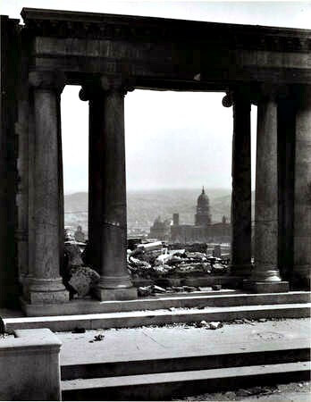 Ruined portal of the Alban home after the 1906 earthquake. Ruined portal of the Alban home after the 1906 earthquake.