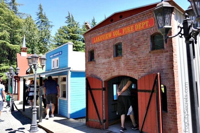 train town western street